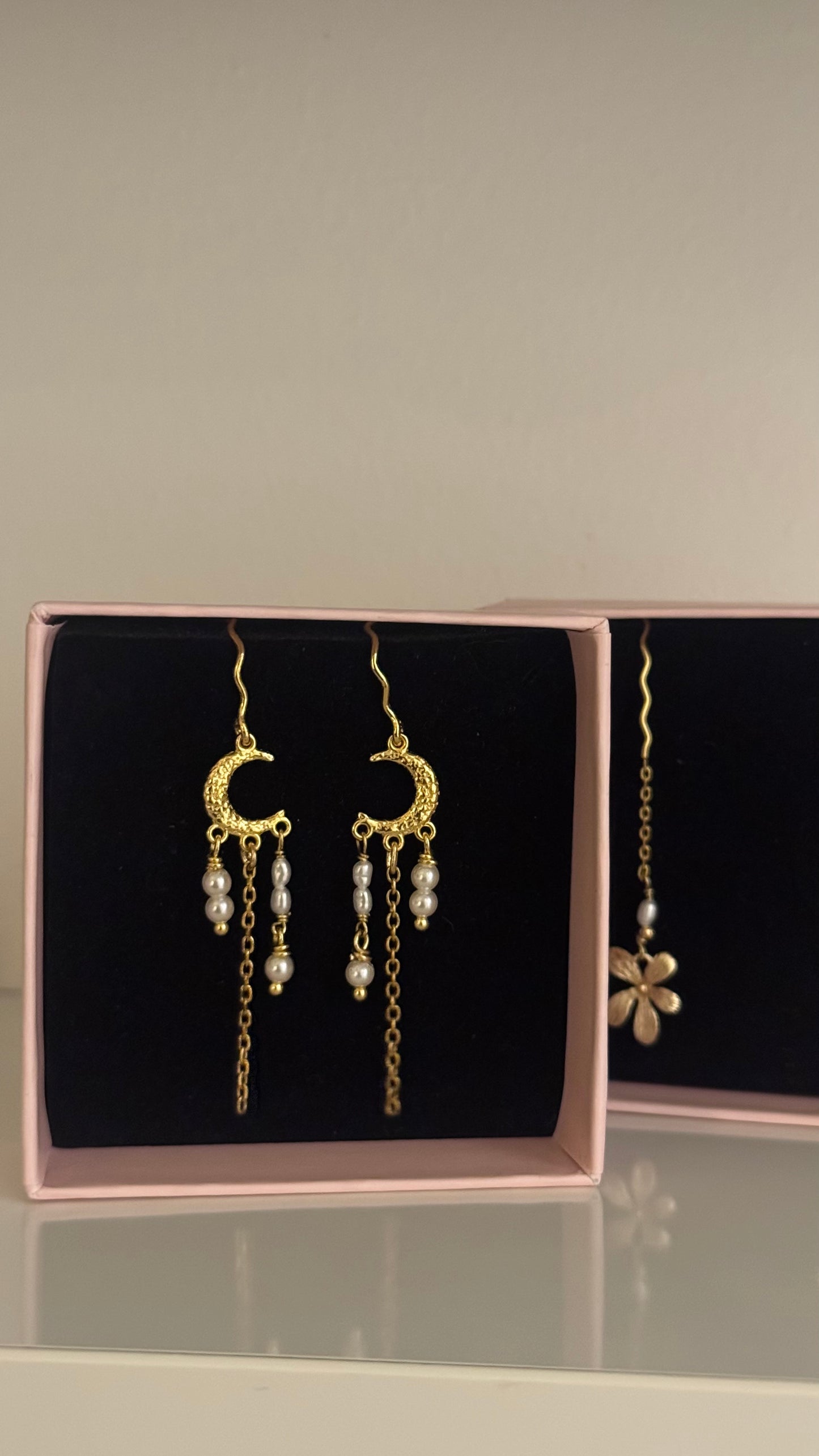 Selene Pearl Drop earrings