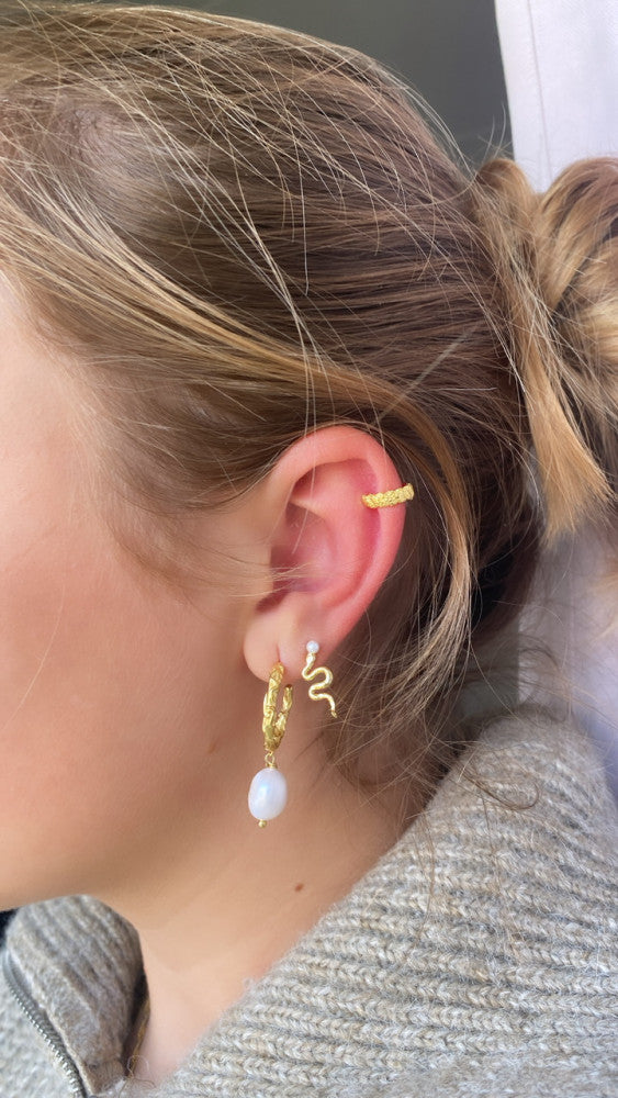 Banked earcuff