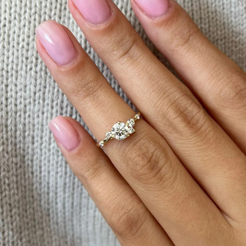 Diamantring med sidesten