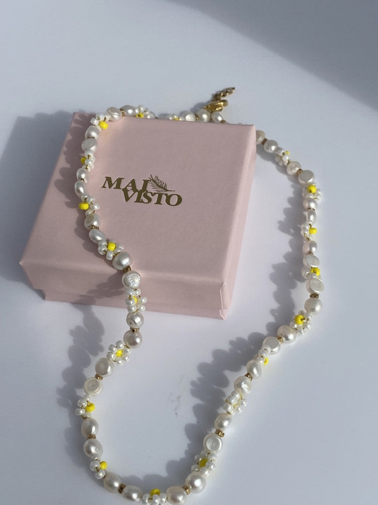 Margerit necklace