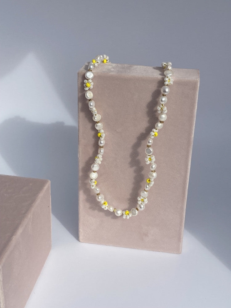 Margerit necklace