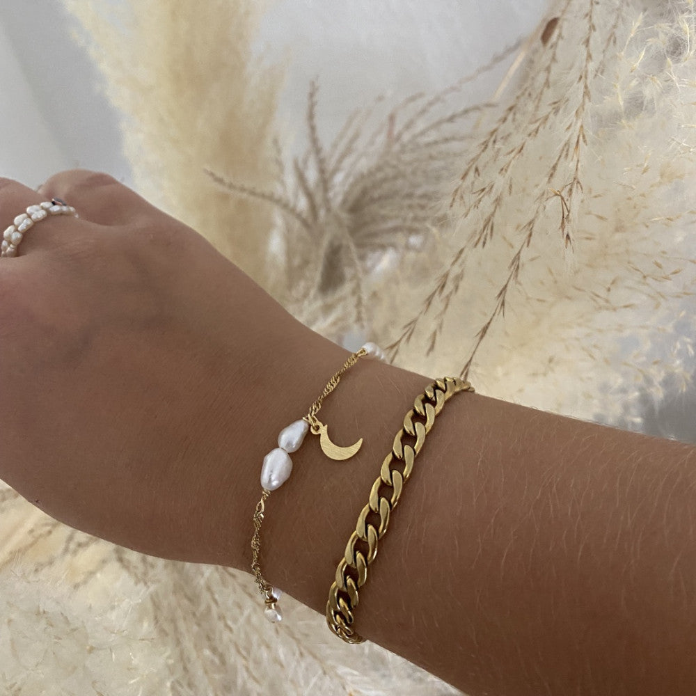 Neapilis bracelet