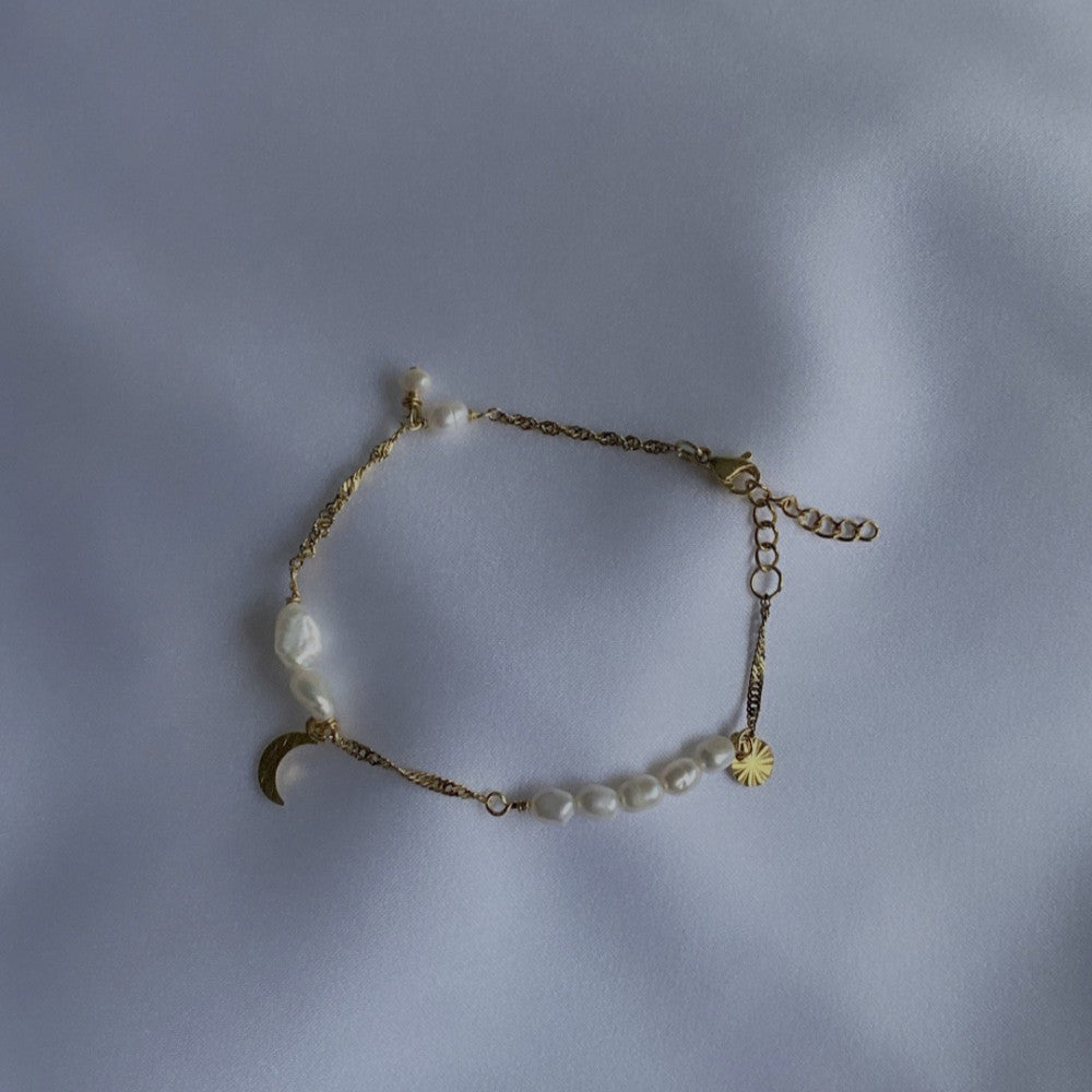 Neapilis bracelet