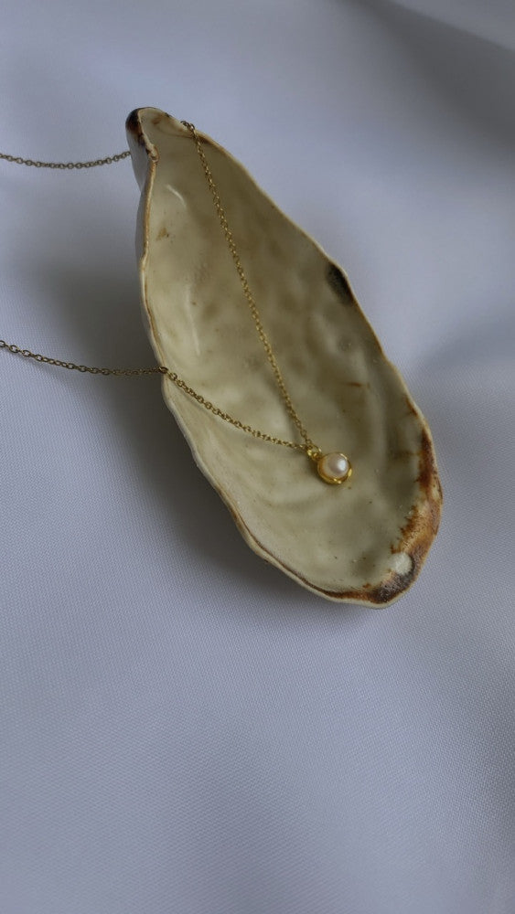 Oyster necklace