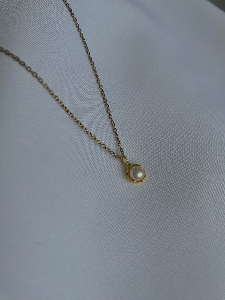 Oyster necklace