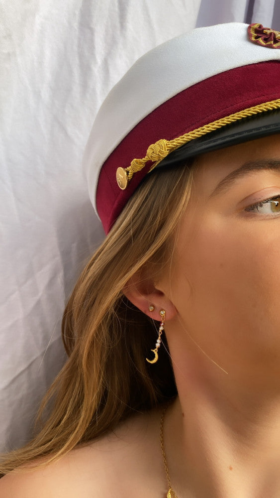 Student 2025 earstickers