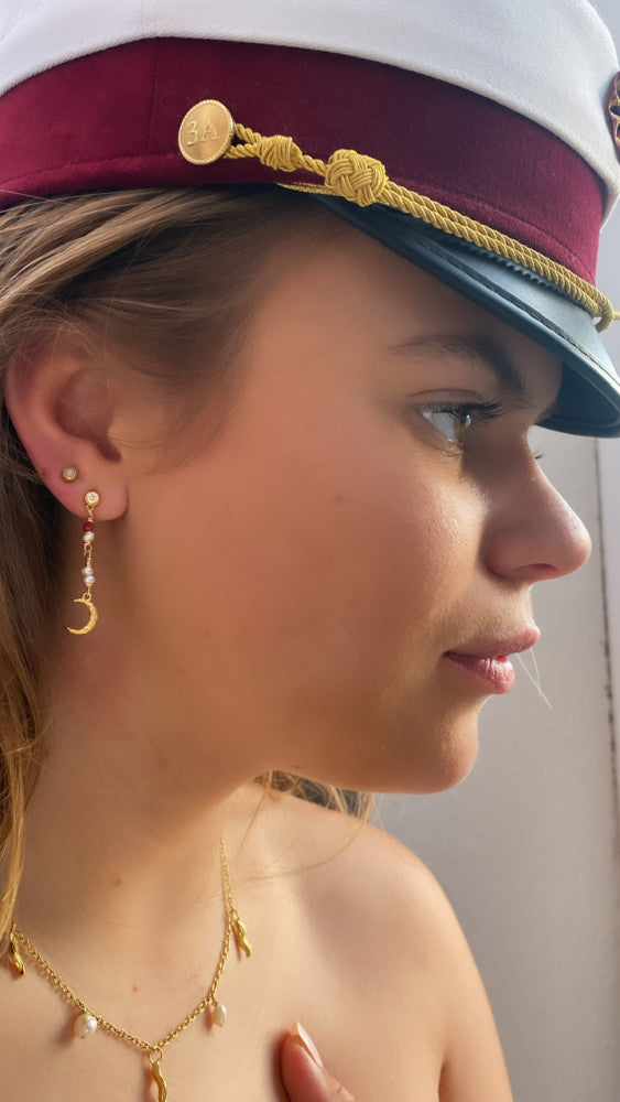 Student 2025 earstickers