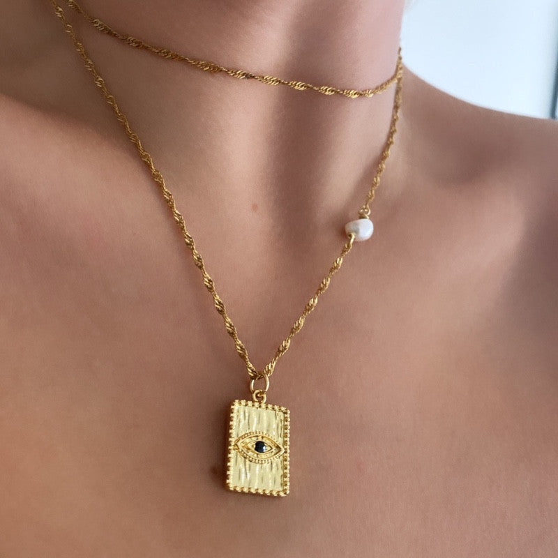 All eyes on me necklace