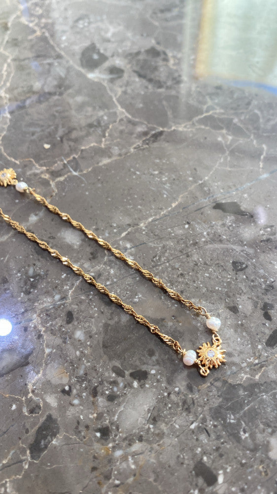 Naomi necklace