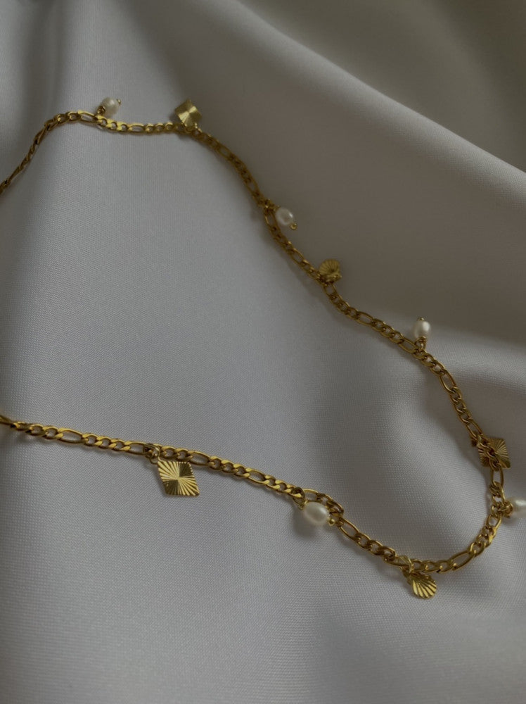 Availa necklace