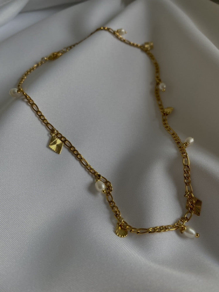 Availa necklace